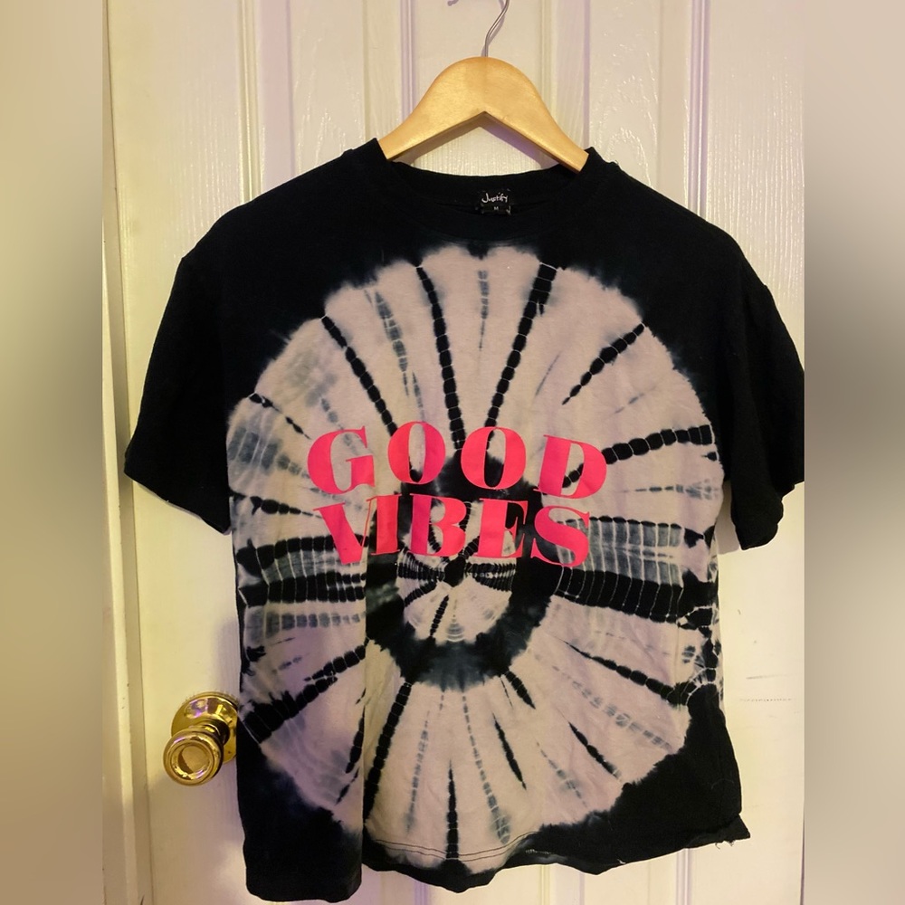 •Good Vibes T-Shirt ☮️